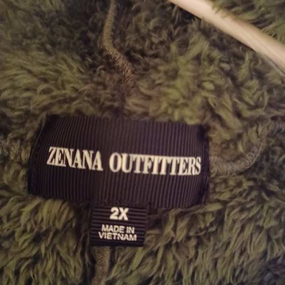 Fuzzy Vest Jacket - Picture 2 of 9